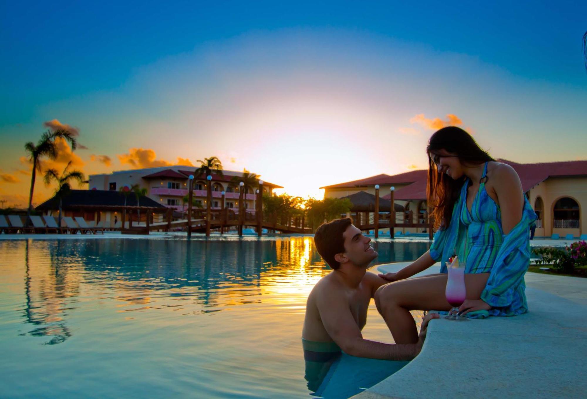 Grand Palladium Imbassai Resort & Spa Extérieur photo Sunset at Iberostar Grand Hotel Bávaro